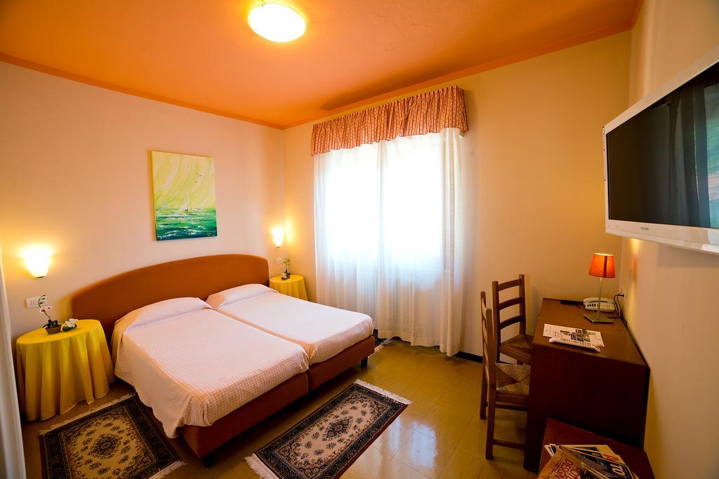 Hotel Europa Porlezza Chambre photo